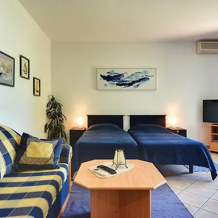 Ana Apartment *